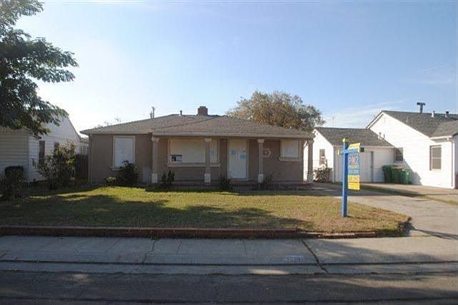 1st image of 1715 N Sierra Nevada St