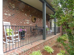 112 Hazelnut Ct, Mount Airy, NC 27030