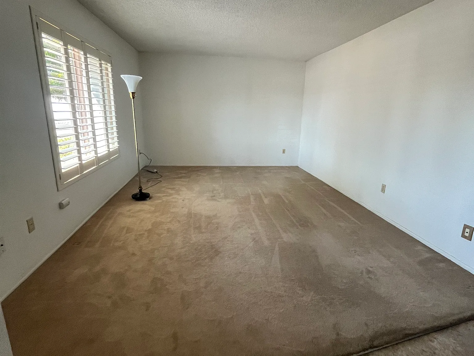 3 bed, 1121 sqft, $3,650 — Photo 2