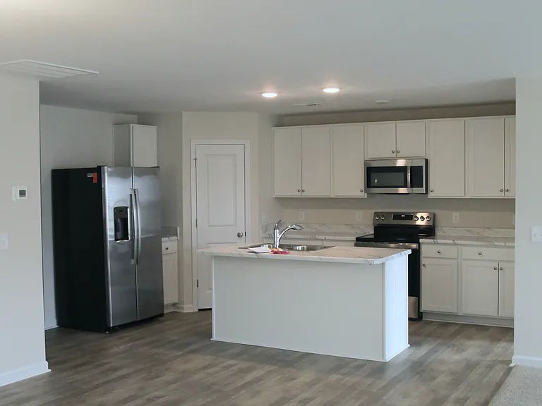 36 Alderman Ct — Photo 3