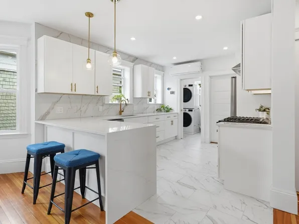 29-31 Cushing St #3, Cambridge, MA 02138
