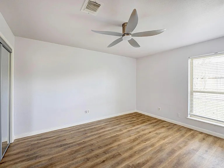 18506 Glen Briar Ln — Photo 11