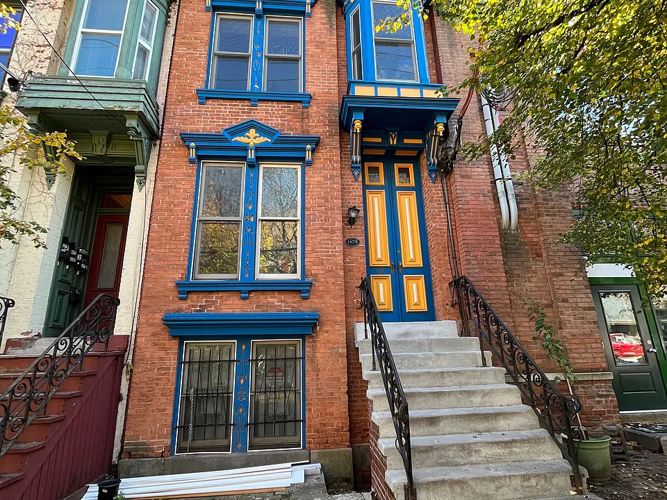 68 Dove St