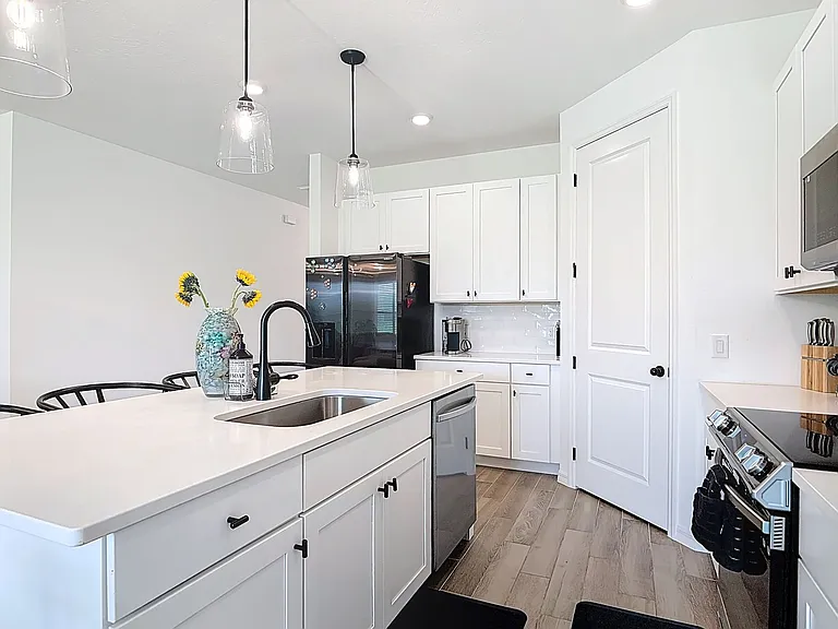 1348 Sterling Pointe Dr — Photo 28