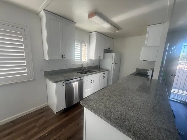 2221 Chrysler Dr APT 4, Modesto, CA 95350