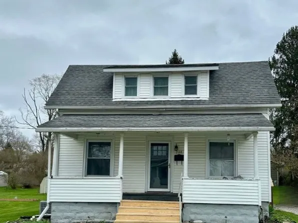 208 Franklin Pl, Grove City, PA 16127