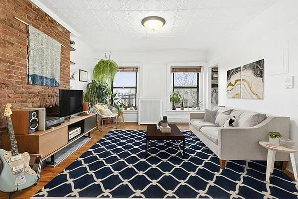 Sold by Compass | media 17