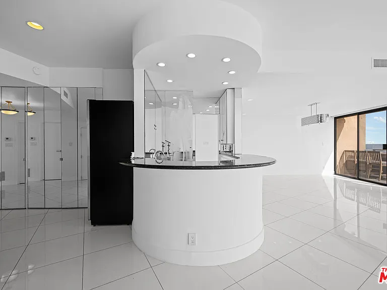 4267 Marina City Dr #Penthouse 4 — Photo 15