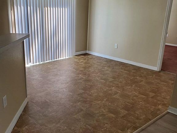 4th image of 7 Rolland Ln