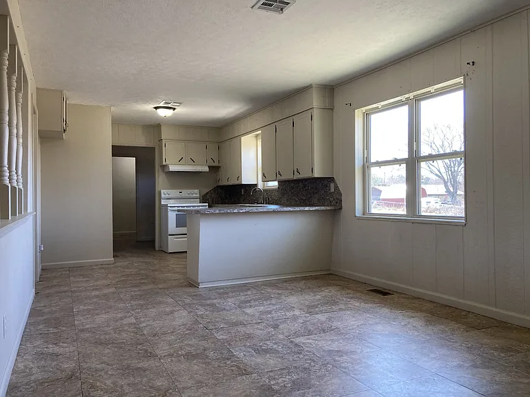 3033 State Highway 59 — Photo 15