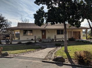 554 Willowside Rd, Santa Rosa, CA 95401