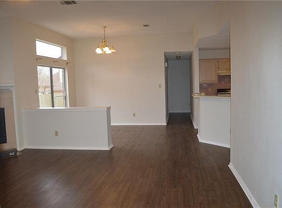 3rd image of 1005 Blue Fox Dr