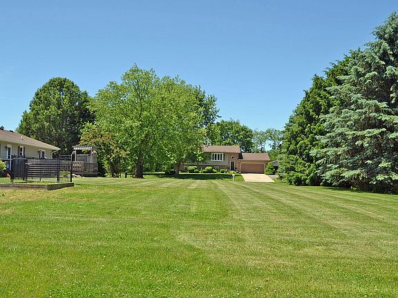 4th image of 359 Sandwood Ct