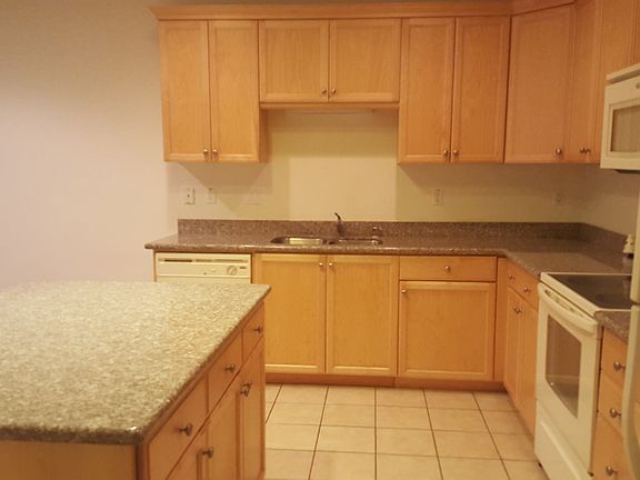 5th image of 88 N Jackson Ave Unit 107