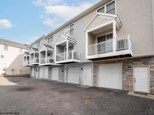 9 Willow Ridge Dr, Morgantown, WV 26505