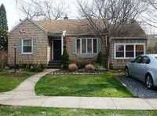 178 Glengariff Rd, Massapequa Park, NY 11762