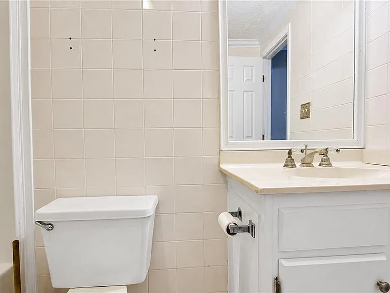 818 Springlake Rd — Photo 33