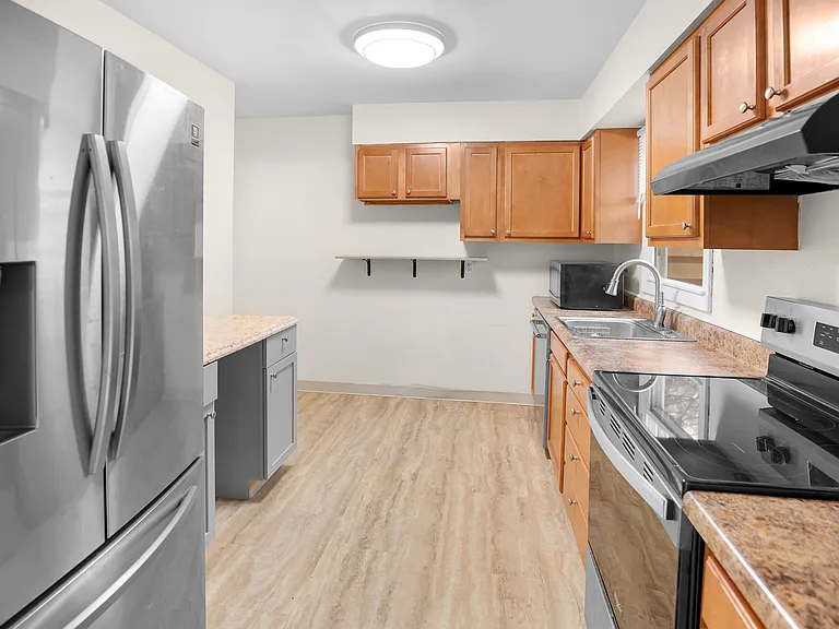 114 E Poplar Dr #B — Photo 13