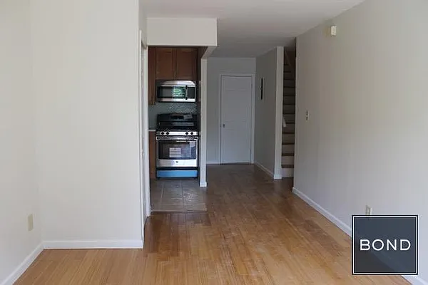 Rented by Bond New York | media 31