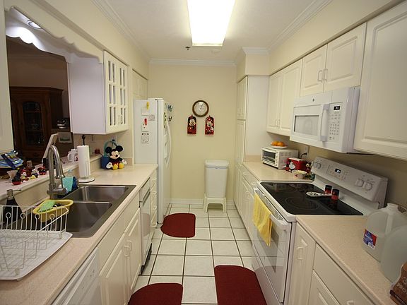 4th image of 300 Mason St Suite 205