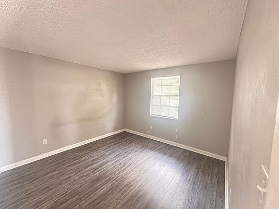 4th image of 5724 SE 116th St