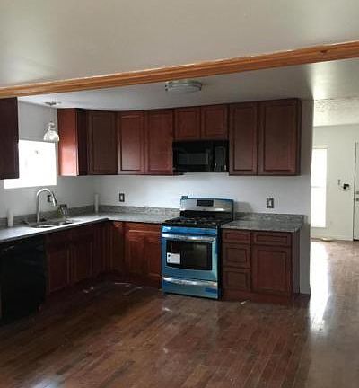 5th image of 826 Kinsman St