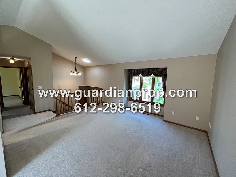 2820 Blue Ridge Dr — Photo 2
