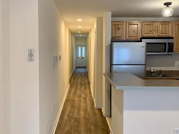 3rd image of 2316 South St Floor 1
