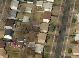 221 Butternut Dr, Bolingbrook, IL 60440