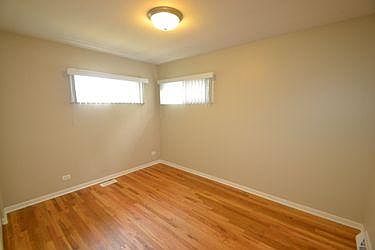 5th image of 342 Glendale Ln