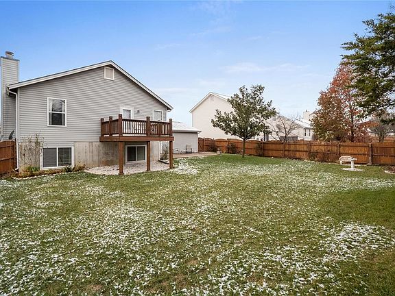 3rd image of 2218 Autumn Trace Pkwy