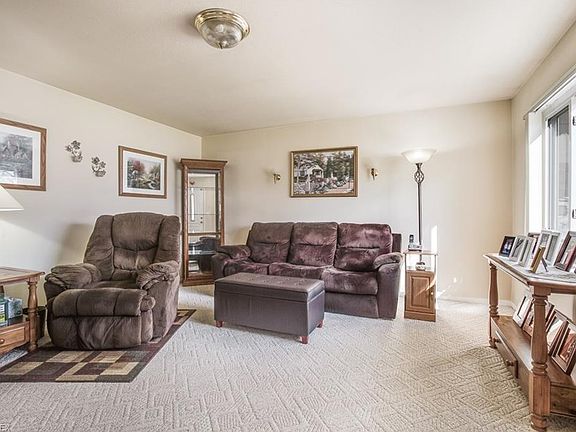 3rd image of 6164 Thunderbird Dr