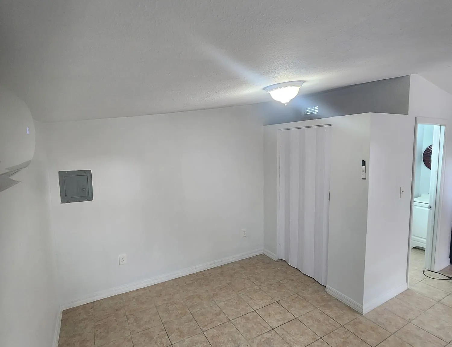 Studio, 600 sqft, $920 — Photo 3