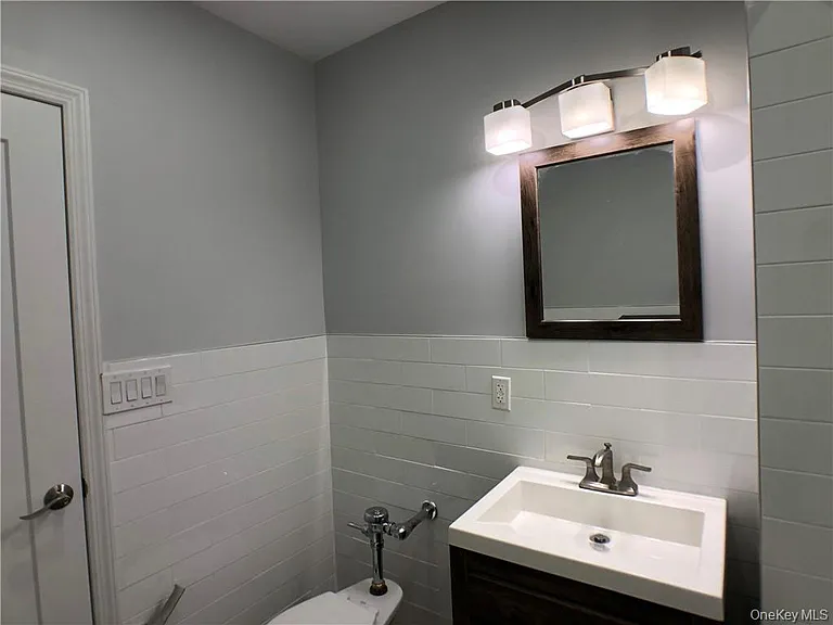 168-170 Myrtle Blvd #B — Photo 5