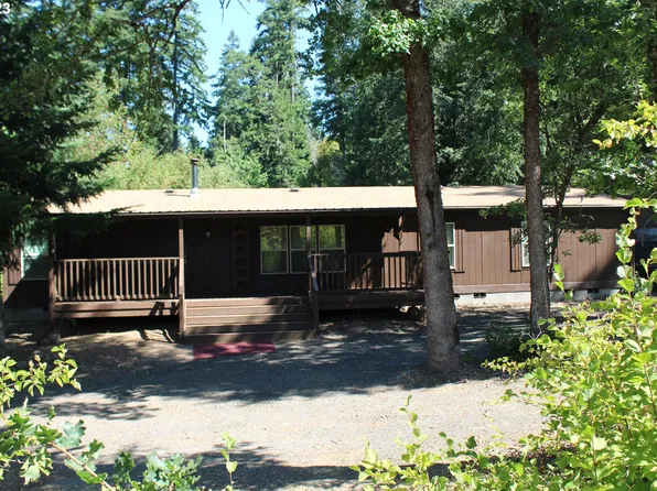 5820 Iowa Dr, Hood River, OR 97031