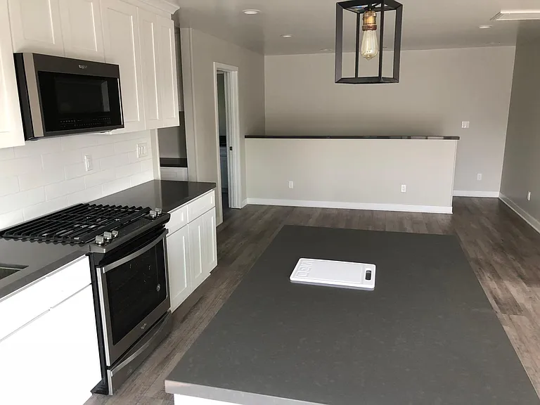 5730 W 25th St — Photo 3