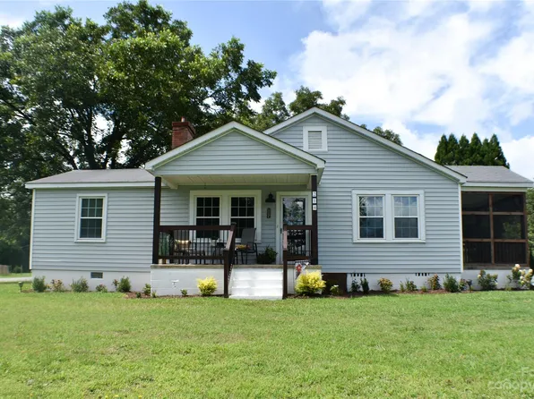 214 Dallas Bessemer City Hwy, Dallas, NC 28034