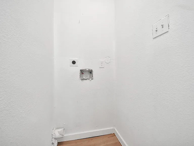 209 Owens St #A — Photo 10