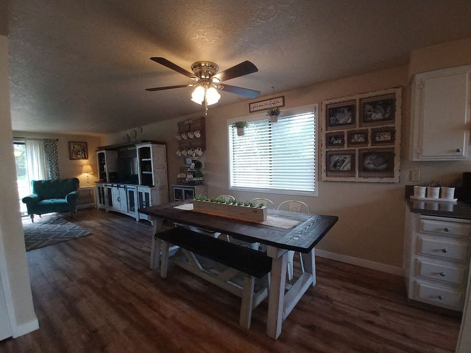 Dining Room homes for rent Keizer Oregon