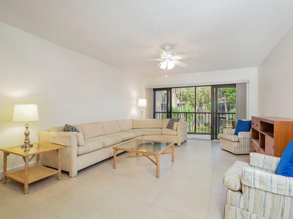 3605 S Ocean Blvd APT 230, South Palm Beach, FL 33480