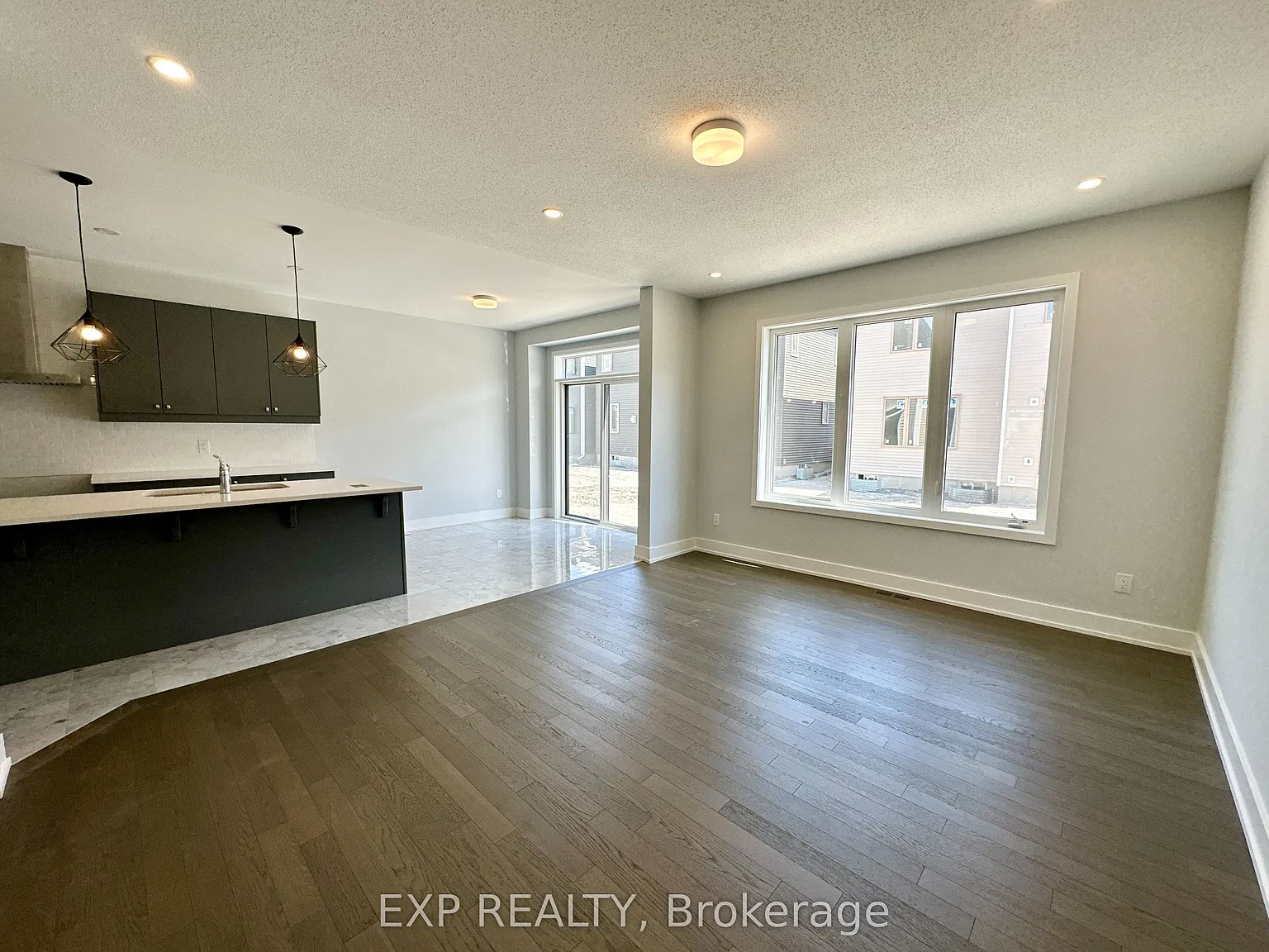 4 bed, $2,800 — Photo 3