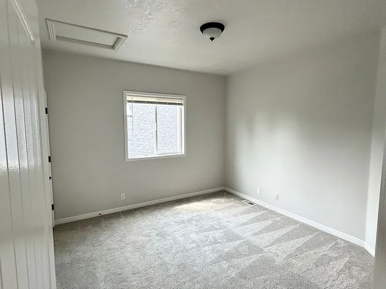 562 N Paddington Pl — Photo 10