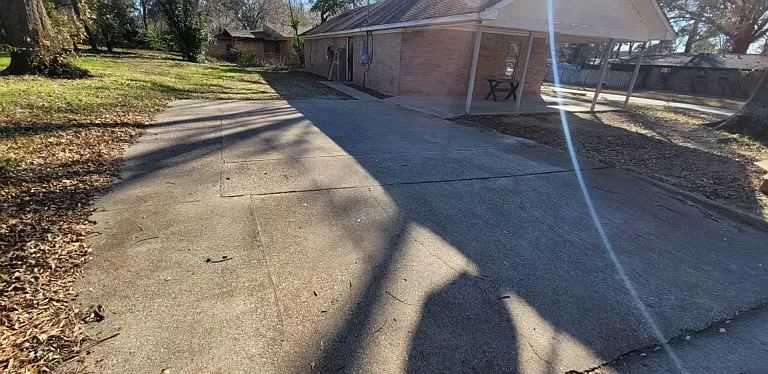 635 Richardson Dr — Photo 18