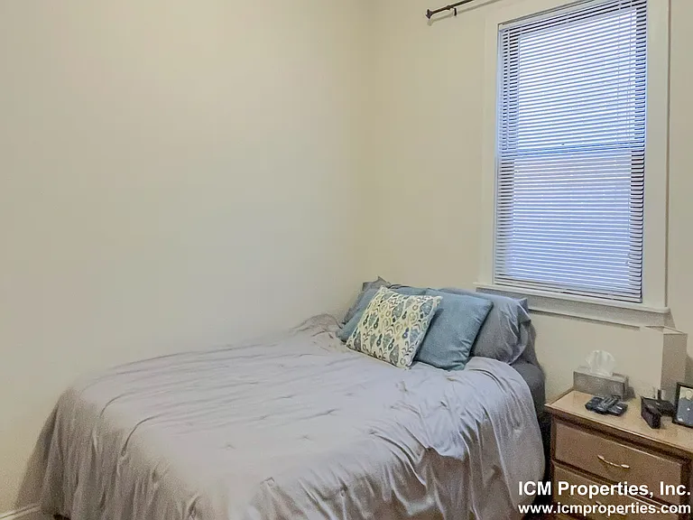 2950 N Racine Ave #1 — Photo 5