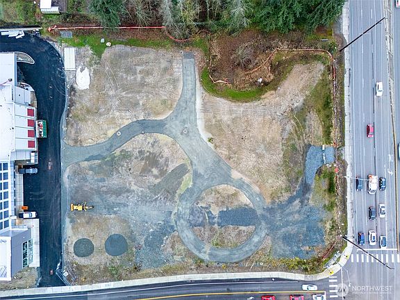 4th image of 15215 Canyon Road E