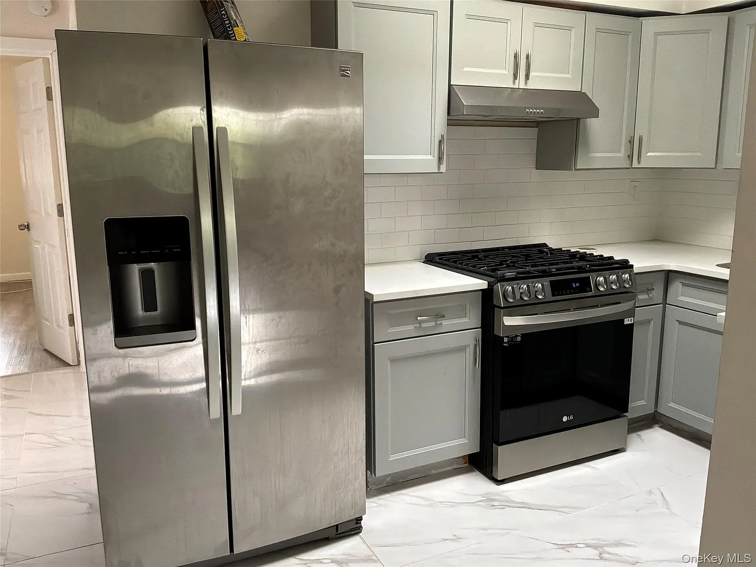 3 bed, 1.0 bath, 1920 sqft, $3,800 — Photo 3