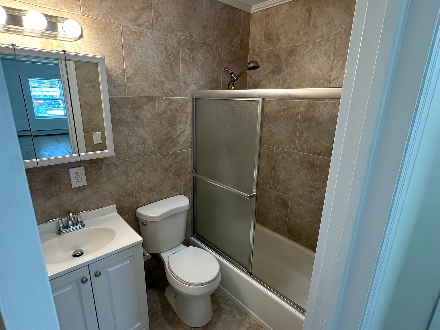 1 bed, $2,350 — Photo 3