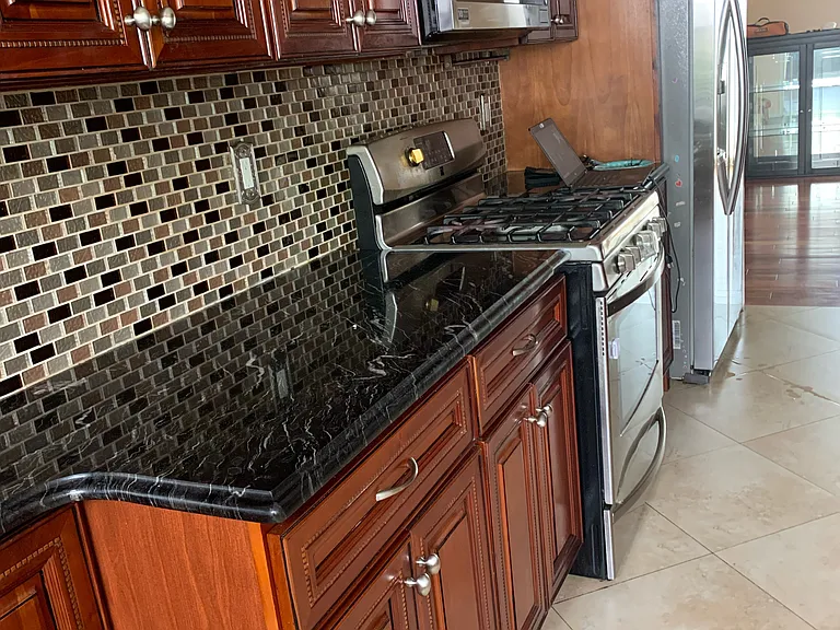 40 Hawthorn Dr — Photo 2