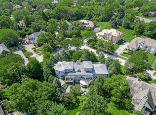 125 Circle Ridge Dr, Burr Ridge, IL 60527