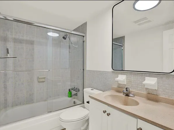 6015 19th St N APT 216, Saint Petersburg, FL 33714